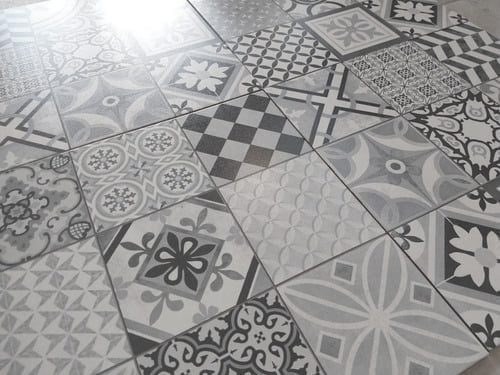 LOURDES CALCAREO GRIS 56X56CM (2.17M2)