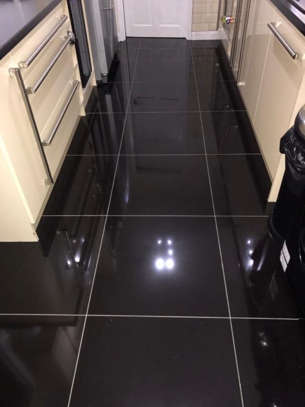 BS SUPER BLACK 6012 60X60CM (1.44M2)